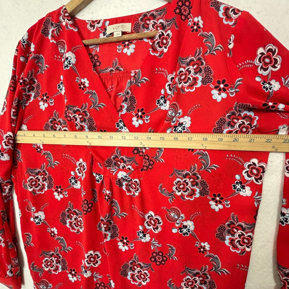 LOFT Floral Blouse Womens Large Crossover V Neck Lightweight Boho Work - Picture 8 of 8